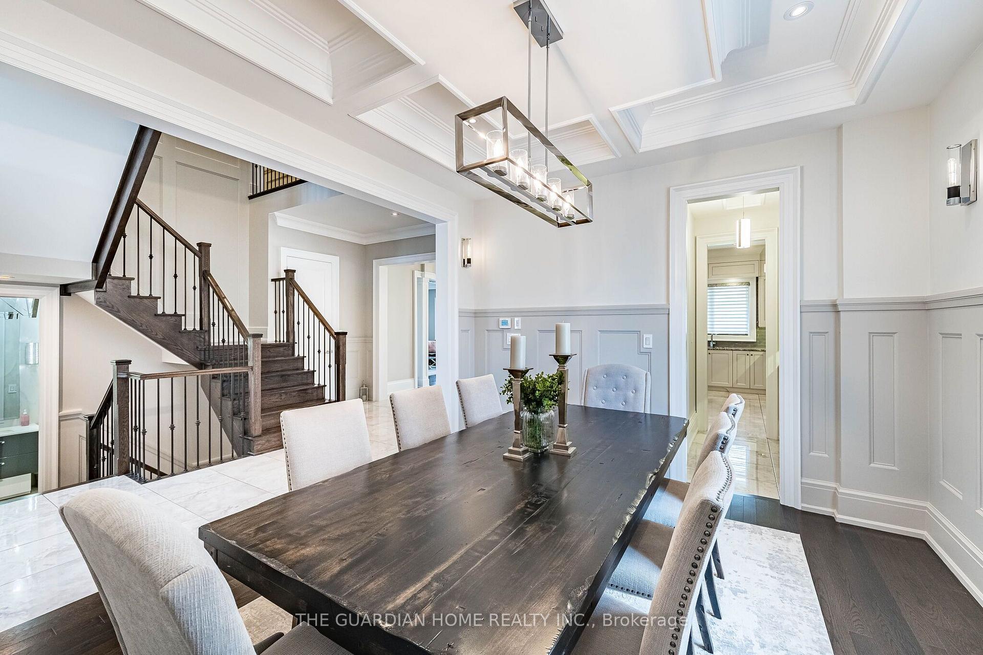 Photo 7 of 30 Tiburon Trail, Vaughan, Kleinburg — HOMEH