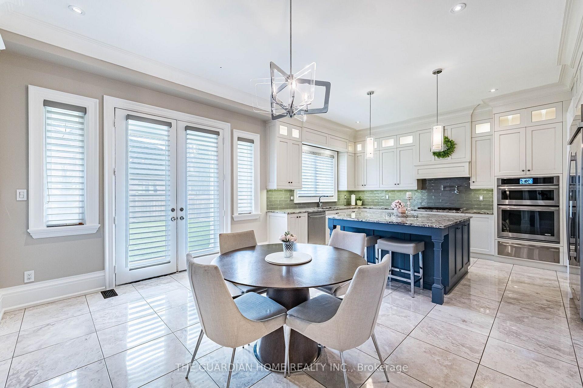 Photo 9 of 30 Tiburon Trail, Vaughan, Kleinburg — HOMEH