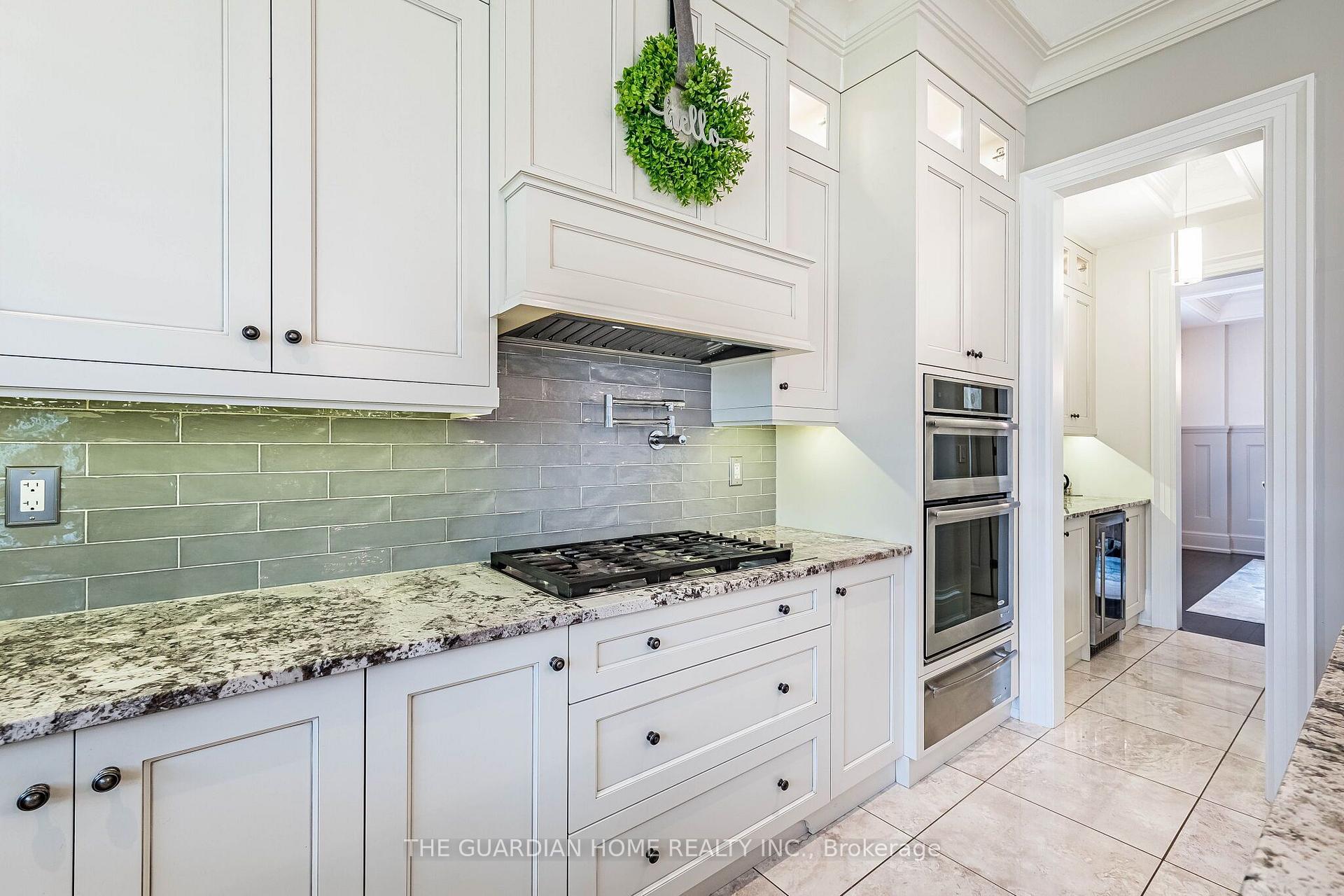 Photo 13 of 30 Tiburon Trail, Vaughan, Kleinburg — HOMEH