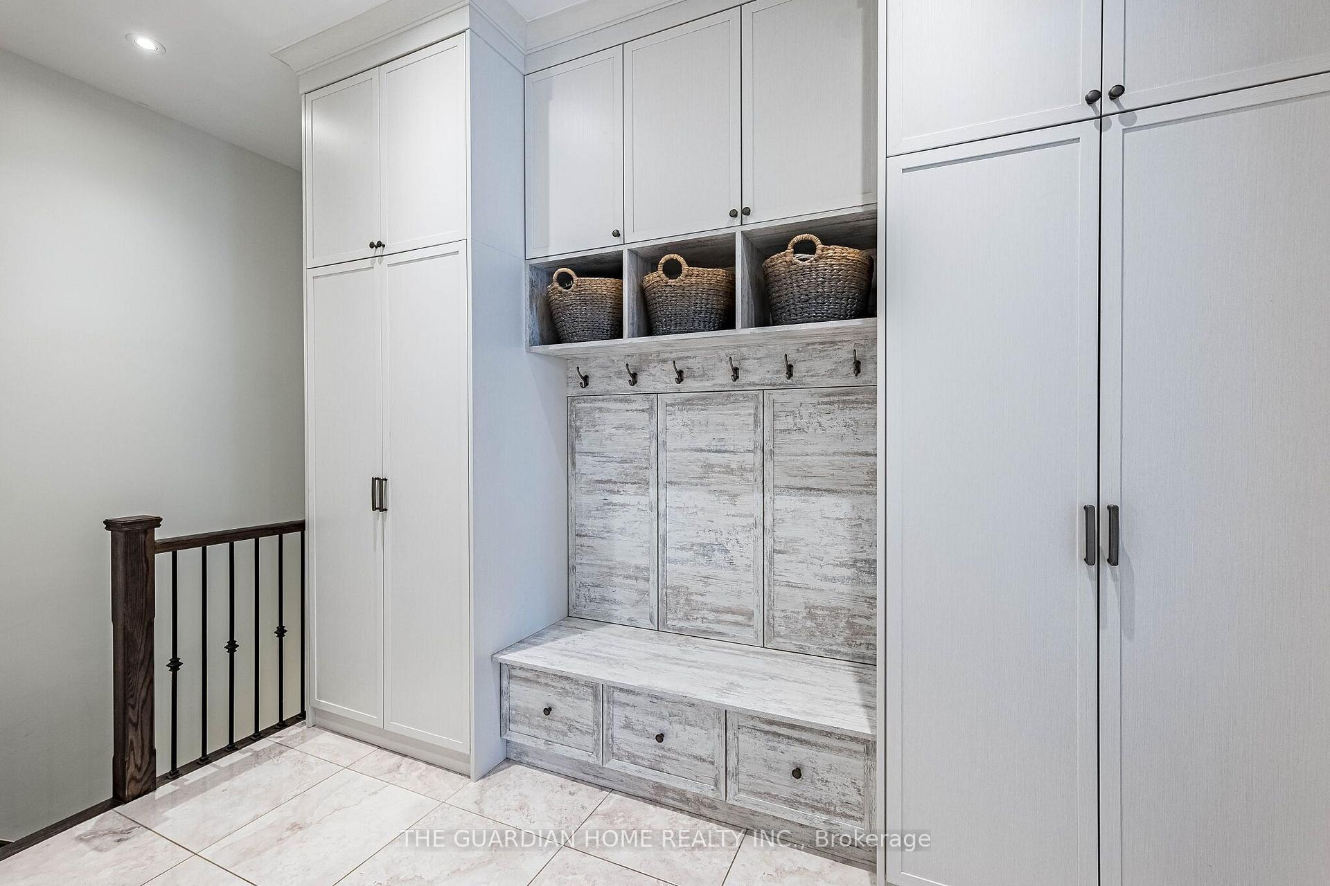 Photo 18 of 30 Tiburon Trail, Vaughan, Kleinburg — HOMEH