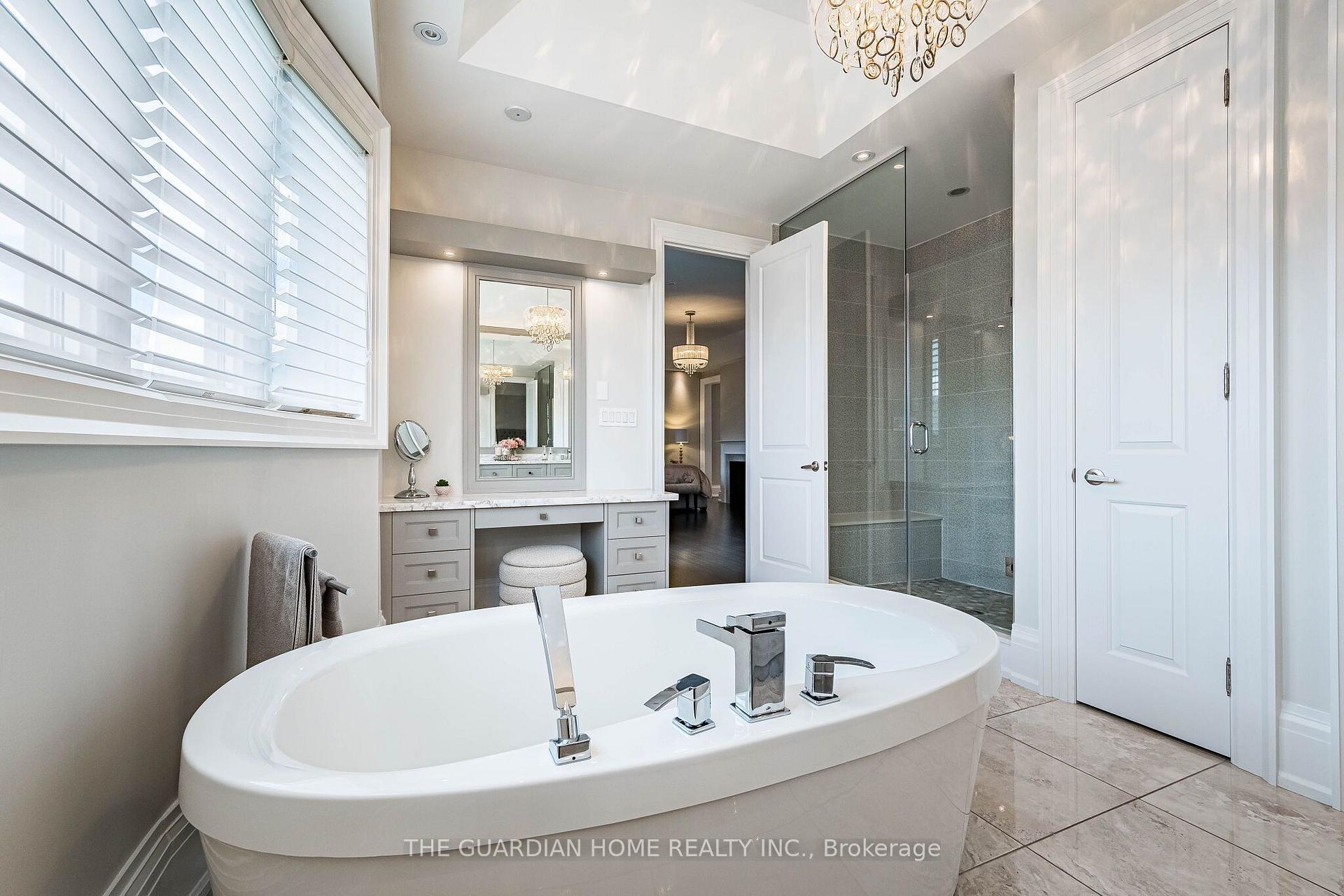 Photo 26 of 30 Tiburon Trail, Vaughan, Kleinburg — HOMEH