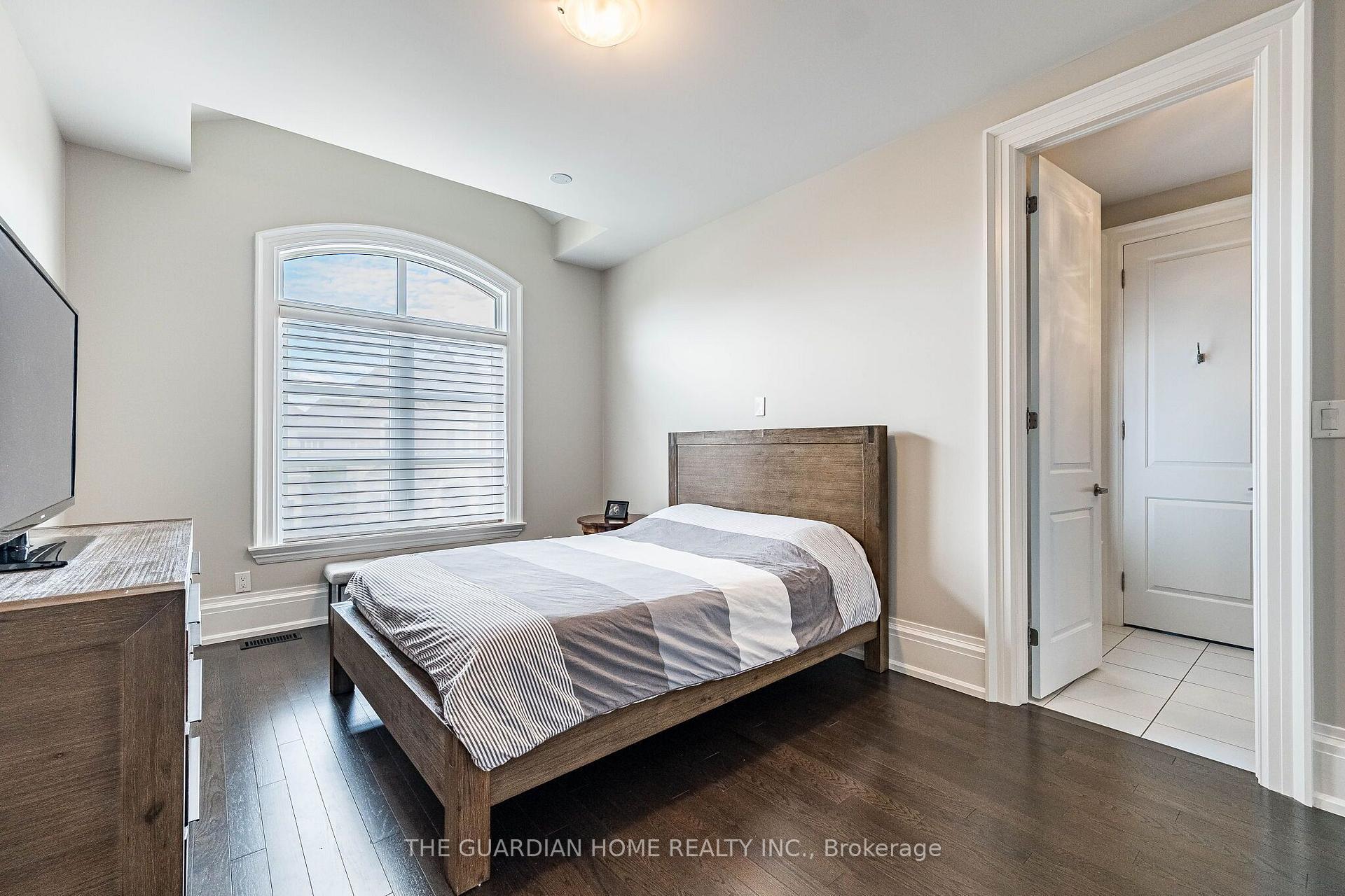 Photo 28 of 30 Tiburon Trail, Vaughan, Kleinburg — HOMEH