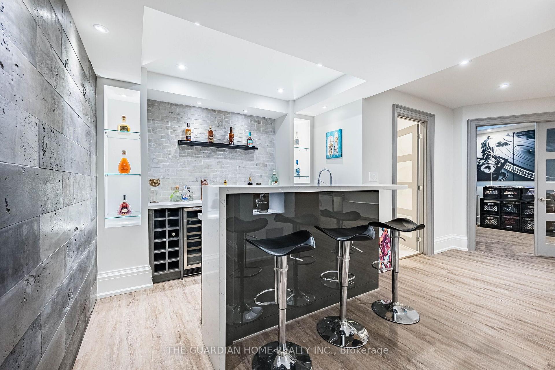 Photo 43 of 30 Tiburon Trail, Vaughan, Kleinburg — HOMEH