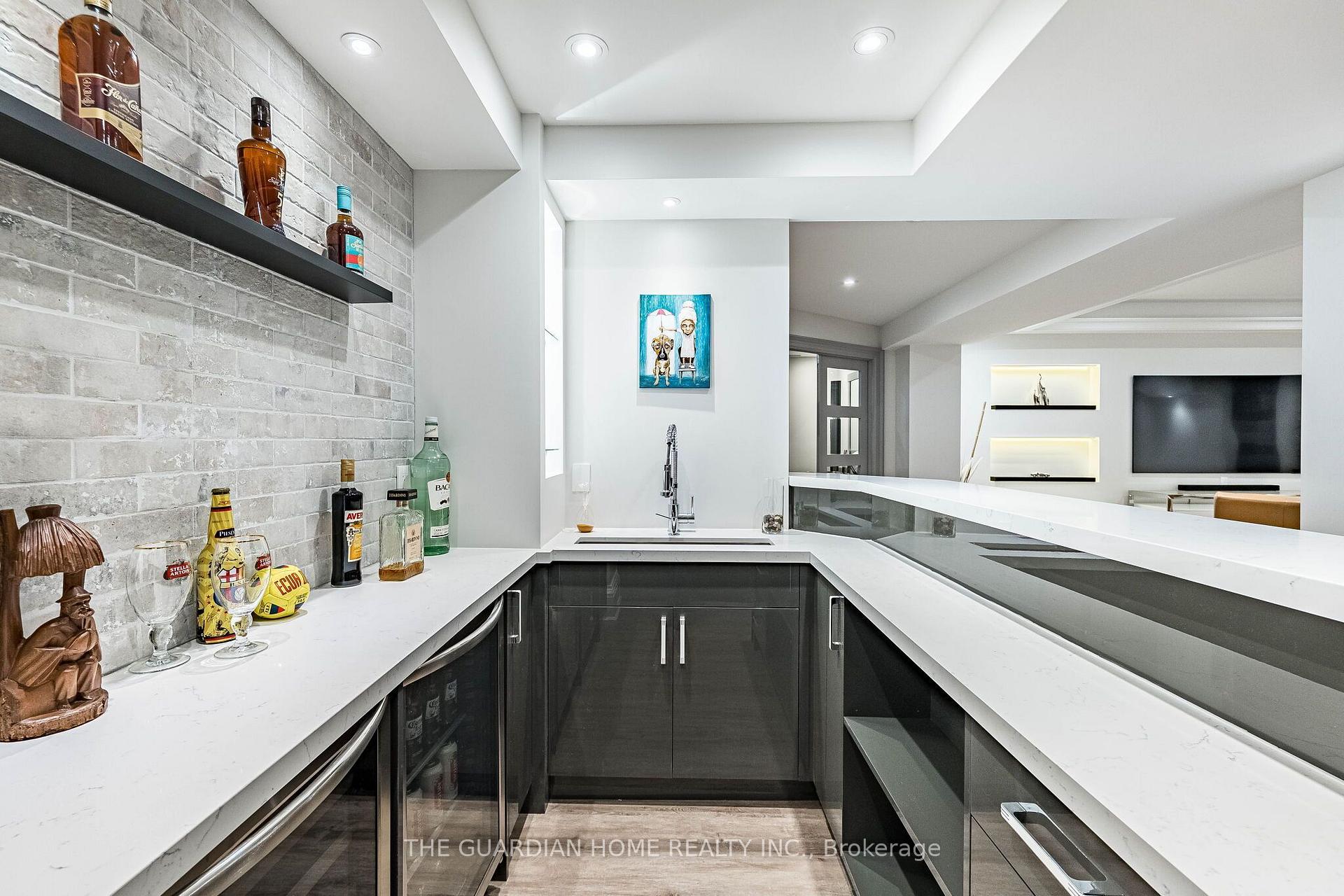 Photo 44 of 30 Tiburon Trail, Vaughan, Kleinburg — HOMEH