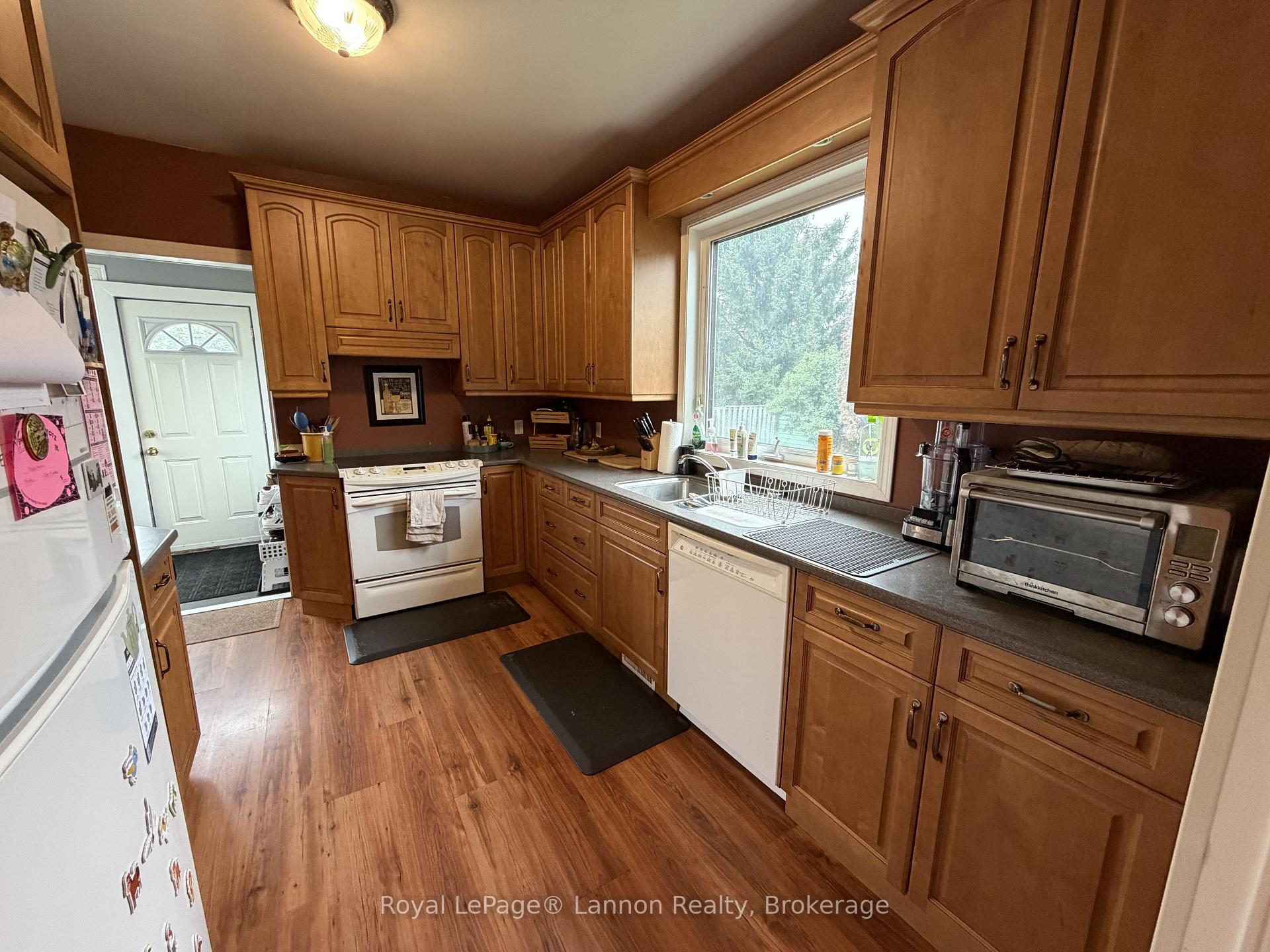 Photo 6 of 279 Dewe Avenue, Thunder Bay, Current River — HOMEH