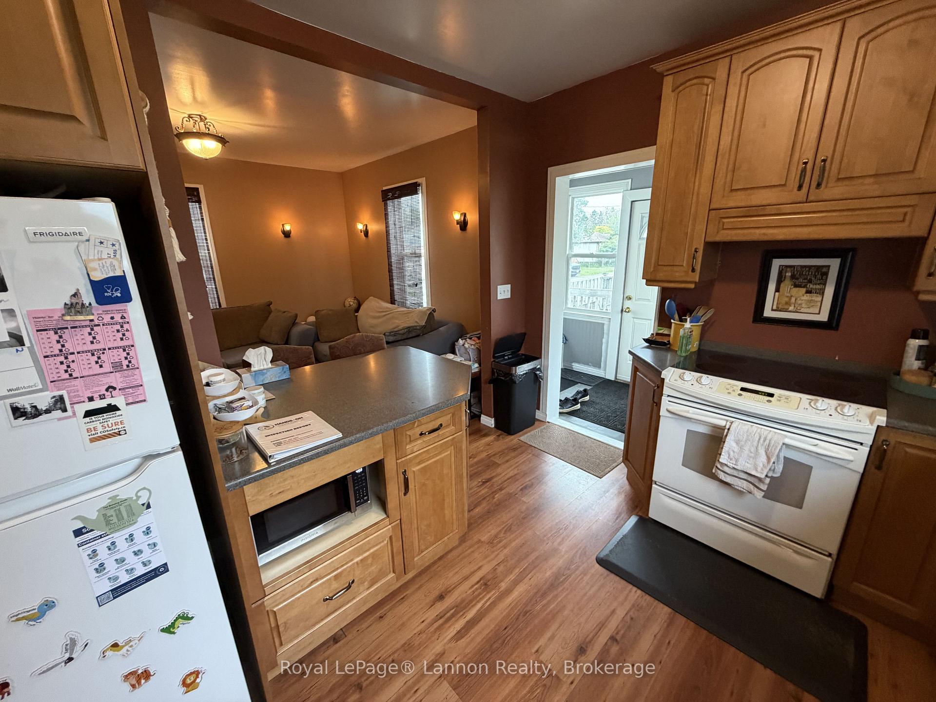 Photo 7 of 279 Dewe Avenue, Thunder Bay, Current River — HOMEH