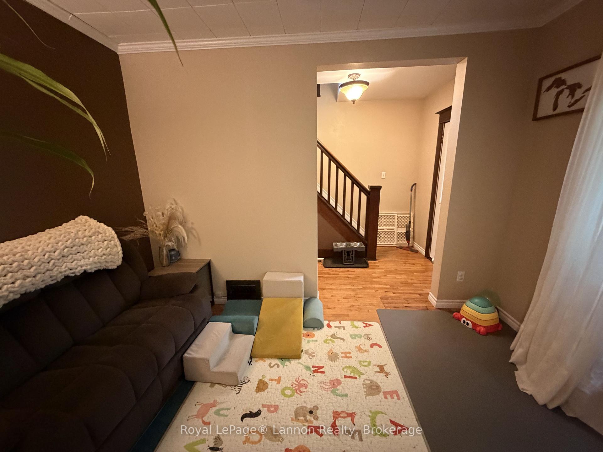 Photo 13 of 279 Dewe Avenue, Thunder Bay, Current River — HOMEH