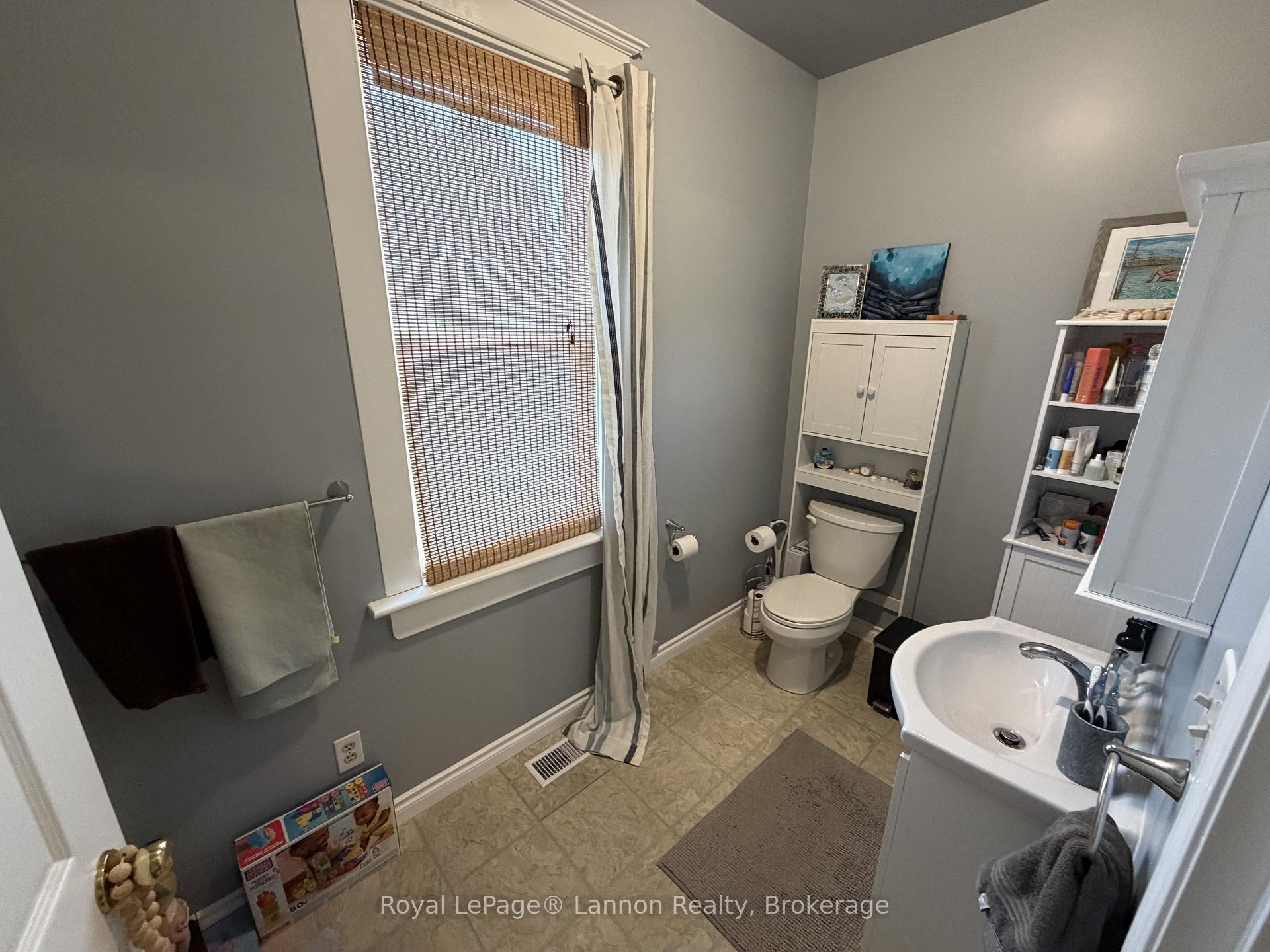 Photo 14 of 279 Dewe Avenue, Thunder Bay, Current River — HOMEH