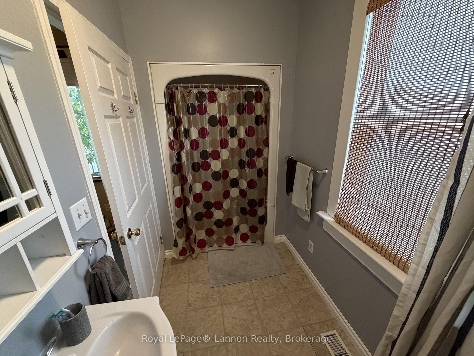 Photo 16 of 279 Dewe Avenue, Thunder Bay, Current River — HOMEH