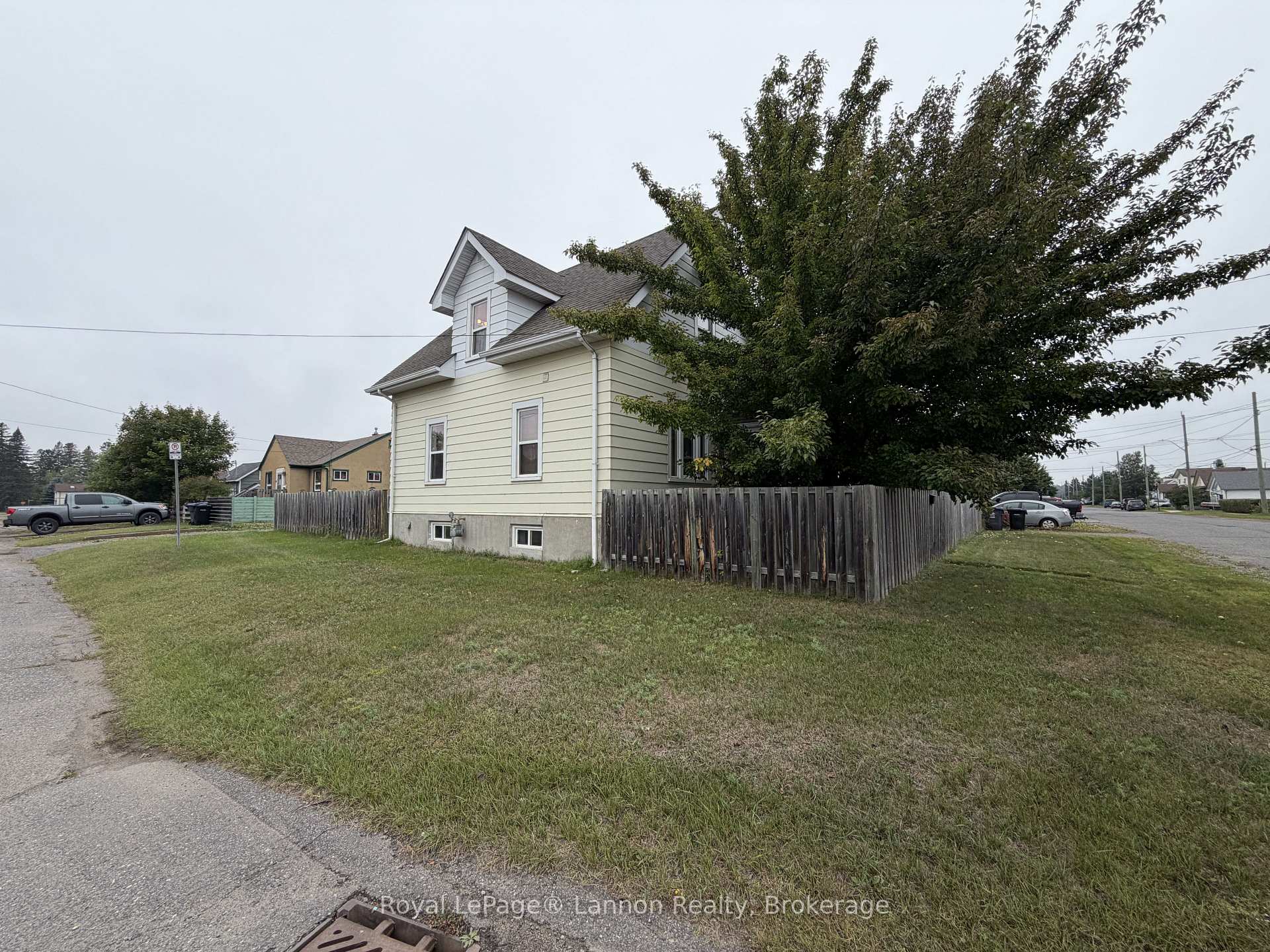 Photo 41 of 279 Dewe Avenue, Thunder Bay, Current River — HOMEH