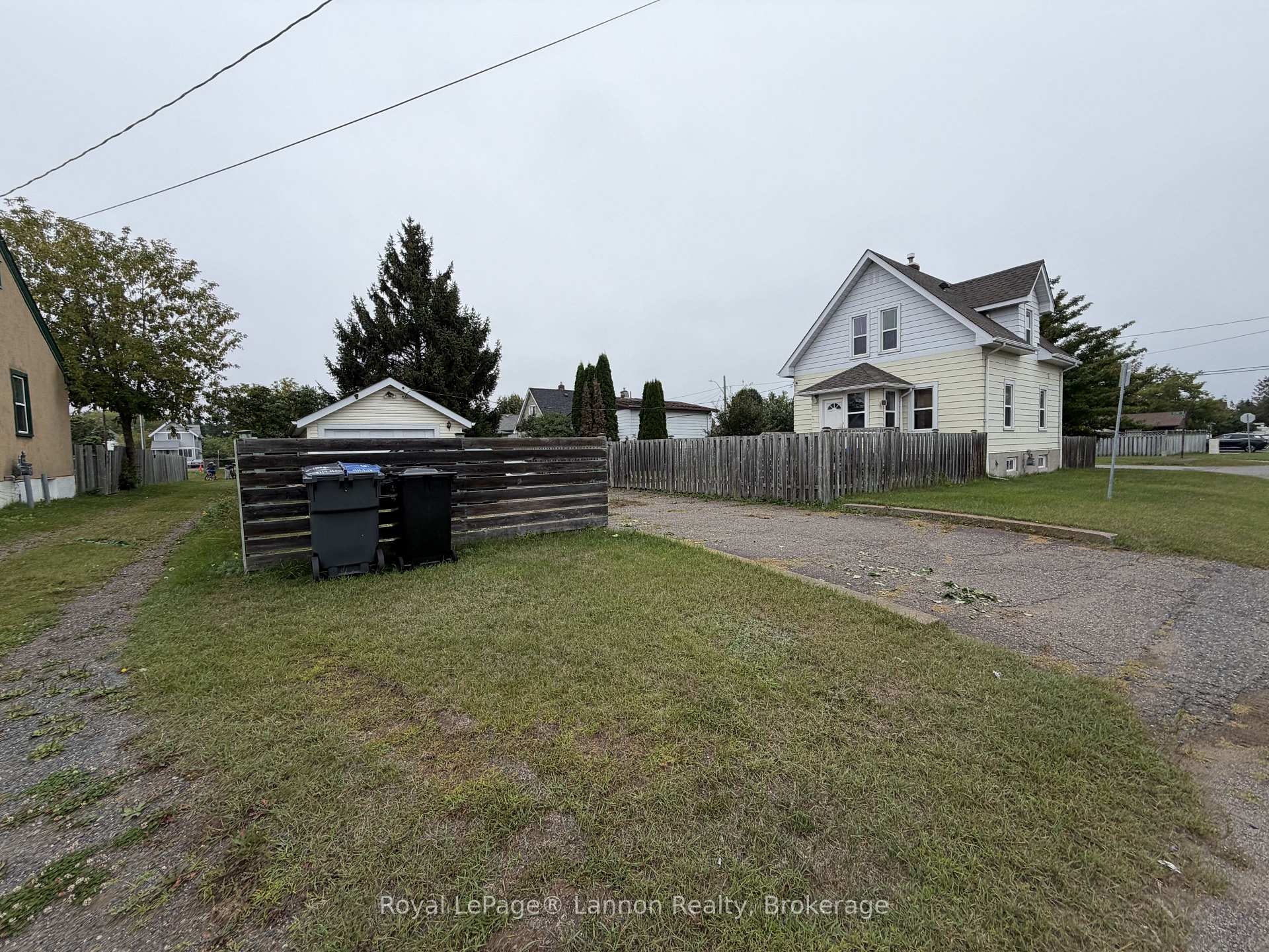 Photo 44 of 279 Dewe Avenue, Thunder Bay, Current River — HOMEH