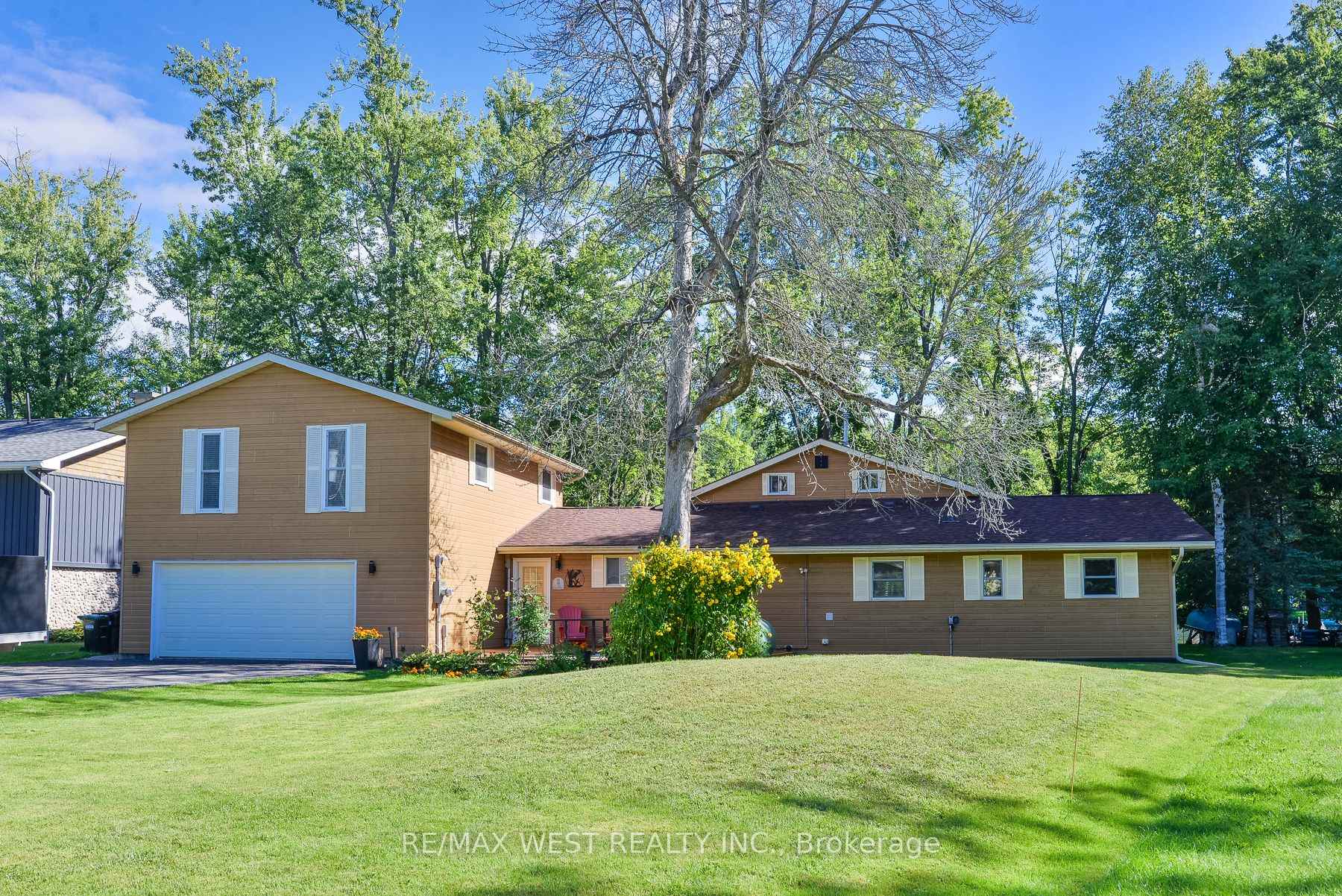 Photo 2 of 3587 Lauderdale Point Crescent, Severn, Rural Severn — HOMEH