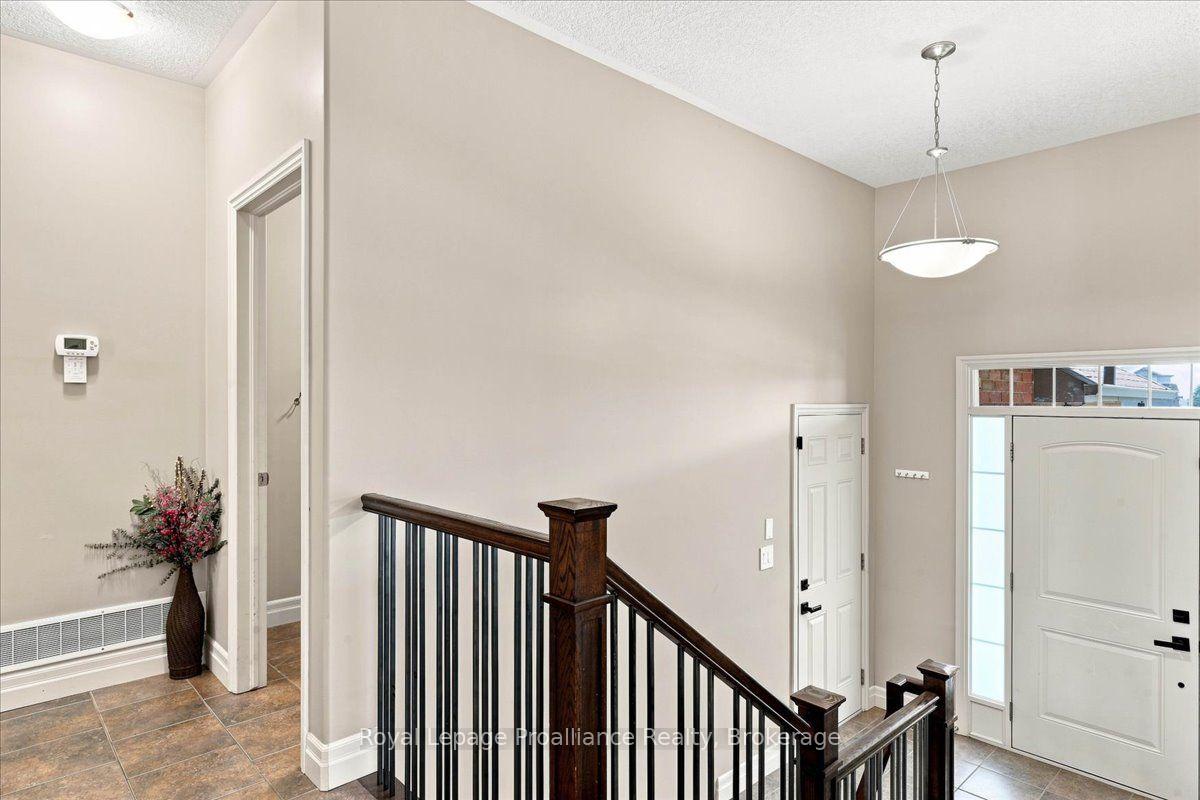 Photo 6 of 54 Cavendish Drive, Belleville, Thurlow Ward — HOMEH