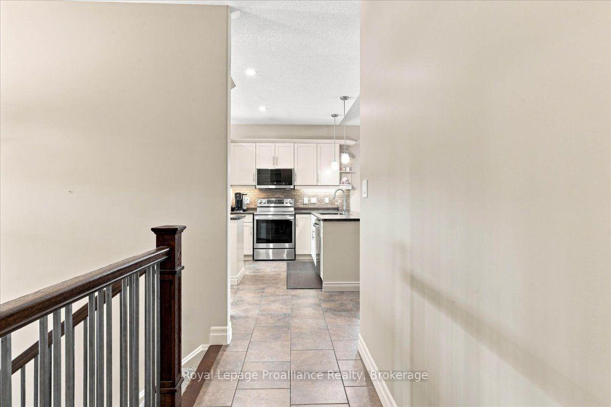 Photo 7 of 54 Cavendish Drive, Belleville, Thurlow Ward — HOMEH