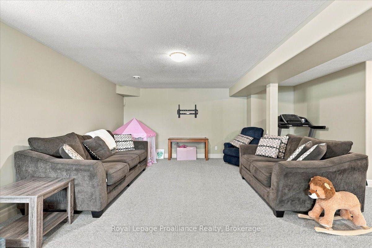 Photo 30 of 54 Cavendish Drive, Belleville, Thurlow Ward — HOMEH