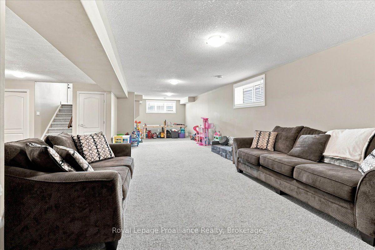 Photo 31 of 54 Cavendish Drive, Belleville, Thurlow Ward — HOMEH