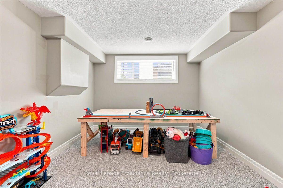 Photo 32 of 54 Cavendish Drive, Belleville, Thurlow Ward — HOMEH