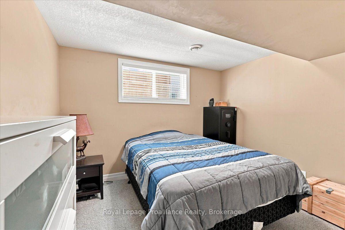 Photo 33 of 54 Cavendish Drive, Belleville, Thurlow Ward — HOMEH
