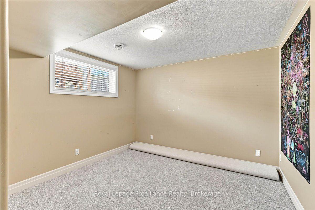 Photo 35 of 54 Cavendish Drive, Belleville, Thurlow Ward — HOMEH