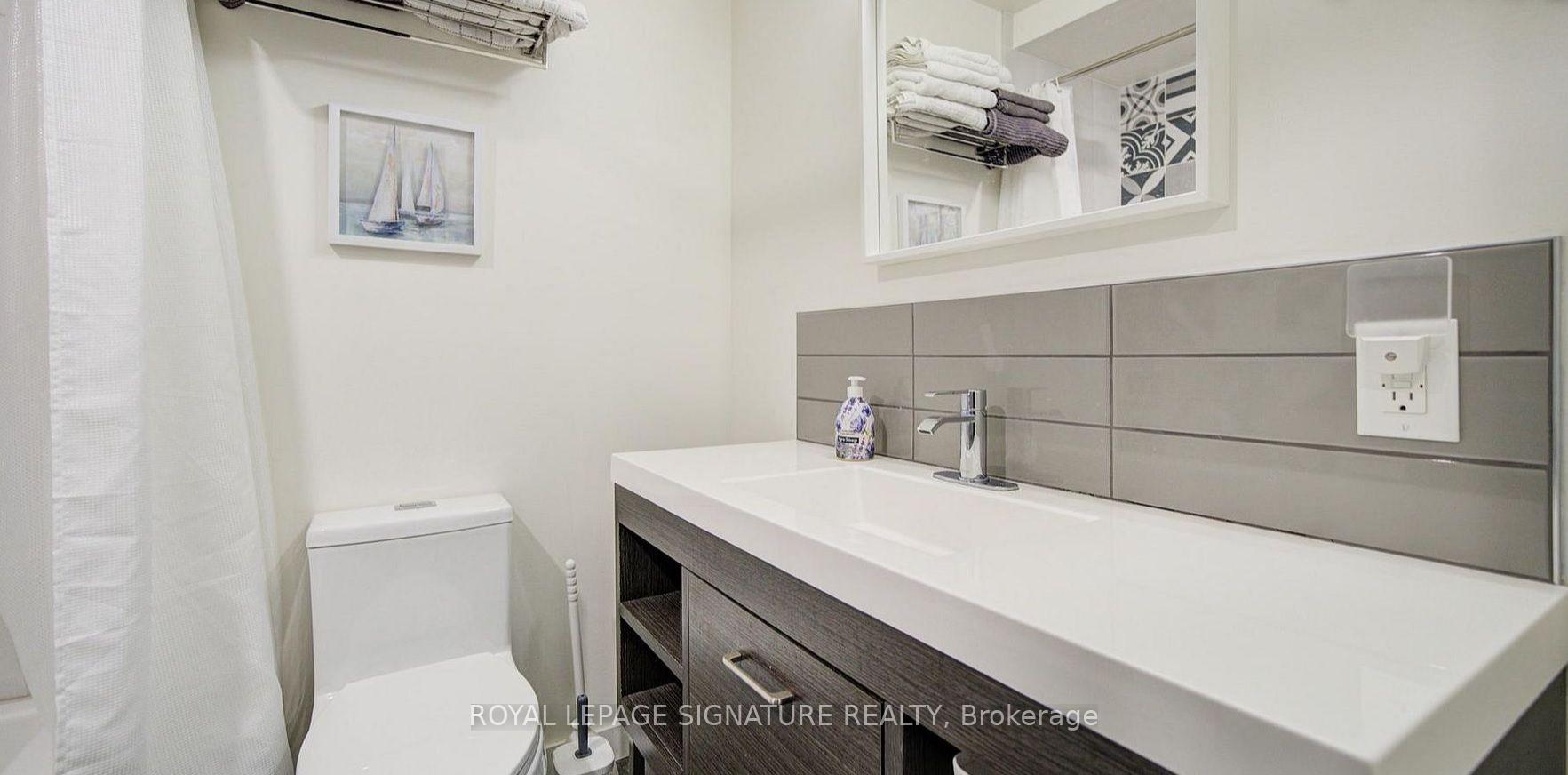 Photo 5 of Unit 1605, 720 Spadina Avenue, Toronto, University — HOMEH