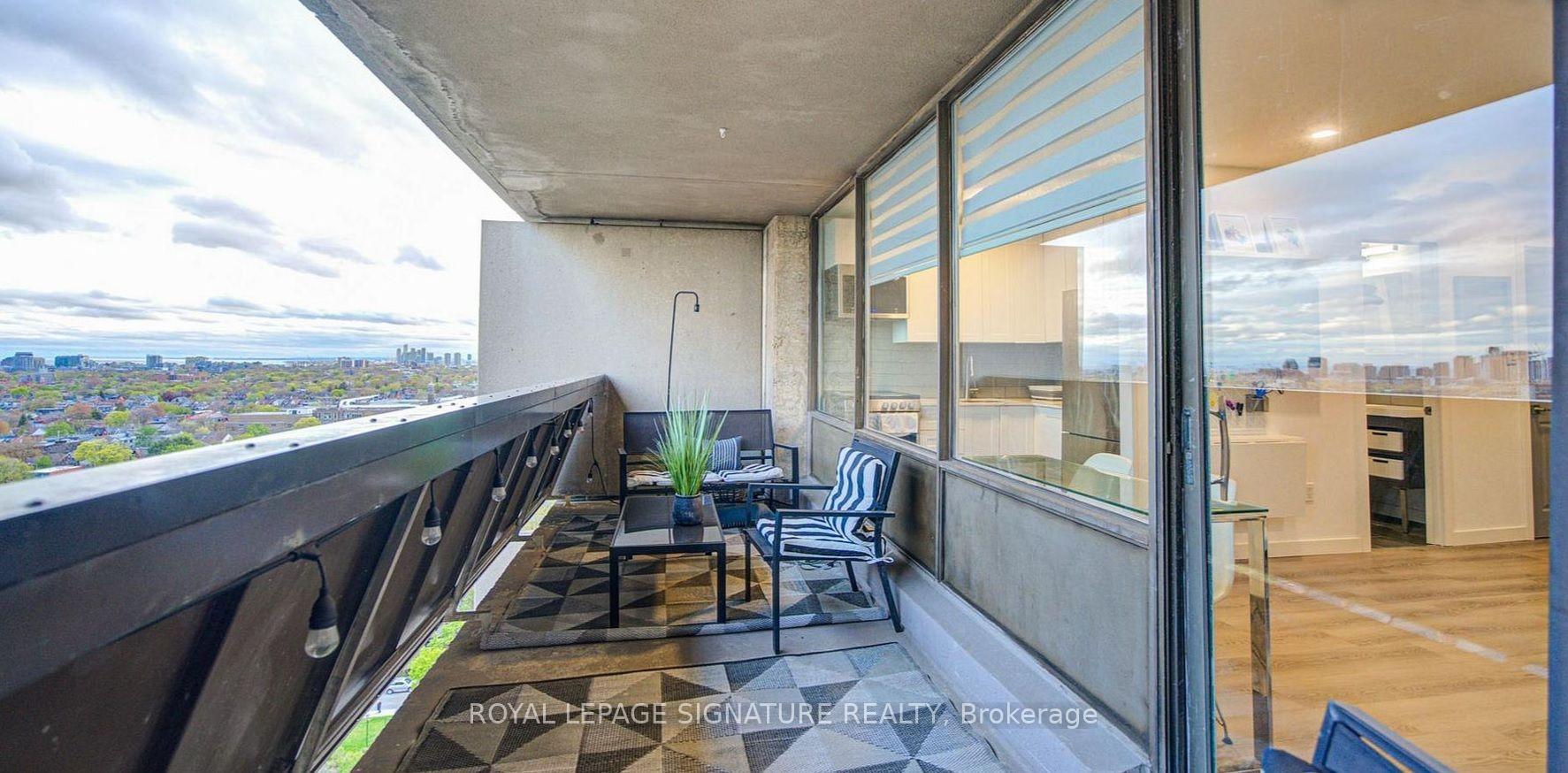 Photo 11 of Unit 1605, 720 Spadina Avenue, Toronto, University — HOMEH