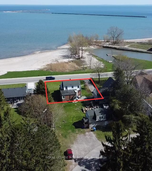 Photo of 19 Lakeshore Road