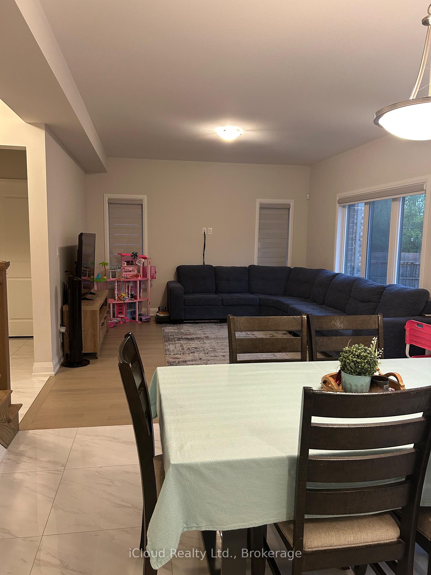 Photo 4 of Unit Upper, 9306 White Oak Avenue, Niagara Falls, Lyons Creek — HOMEH