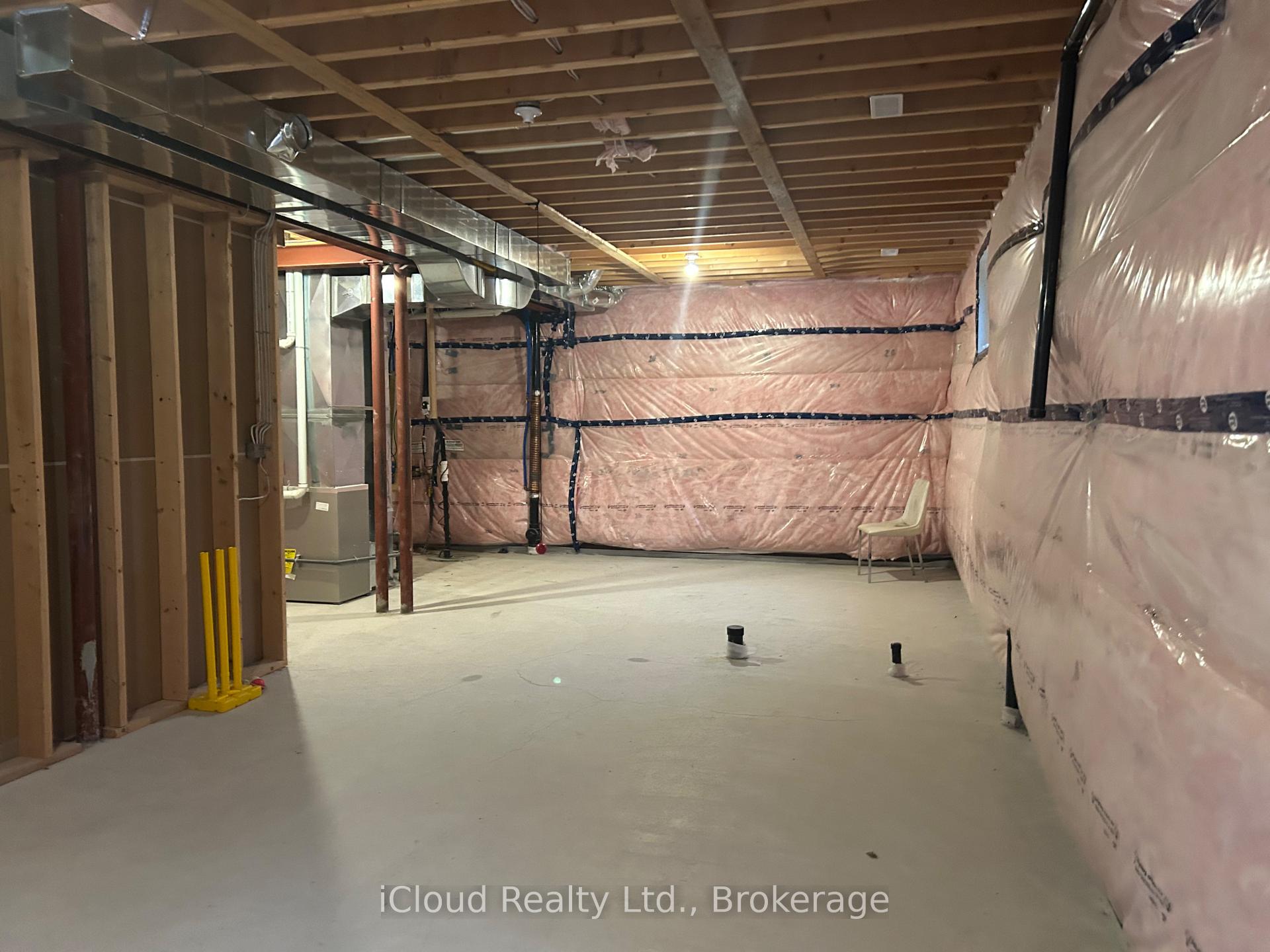 Photo 6 of Unit Upper, 9306 White Oak Avenue, Niagara Falls, Lyons Creek — HOMEH