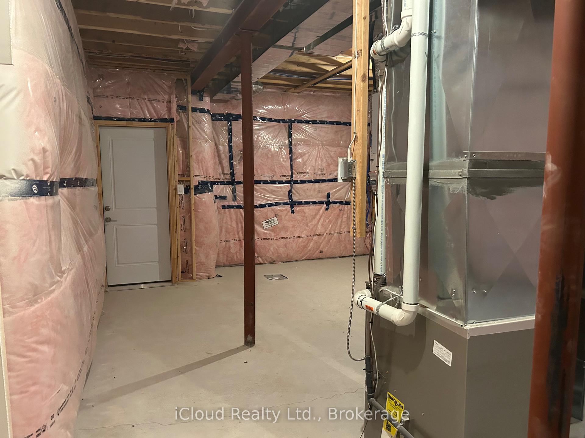 Photo 7 of Unit Upper, 9306 White Oak Avenue, Niagara Falls, Lyons Creek — HOMEH
