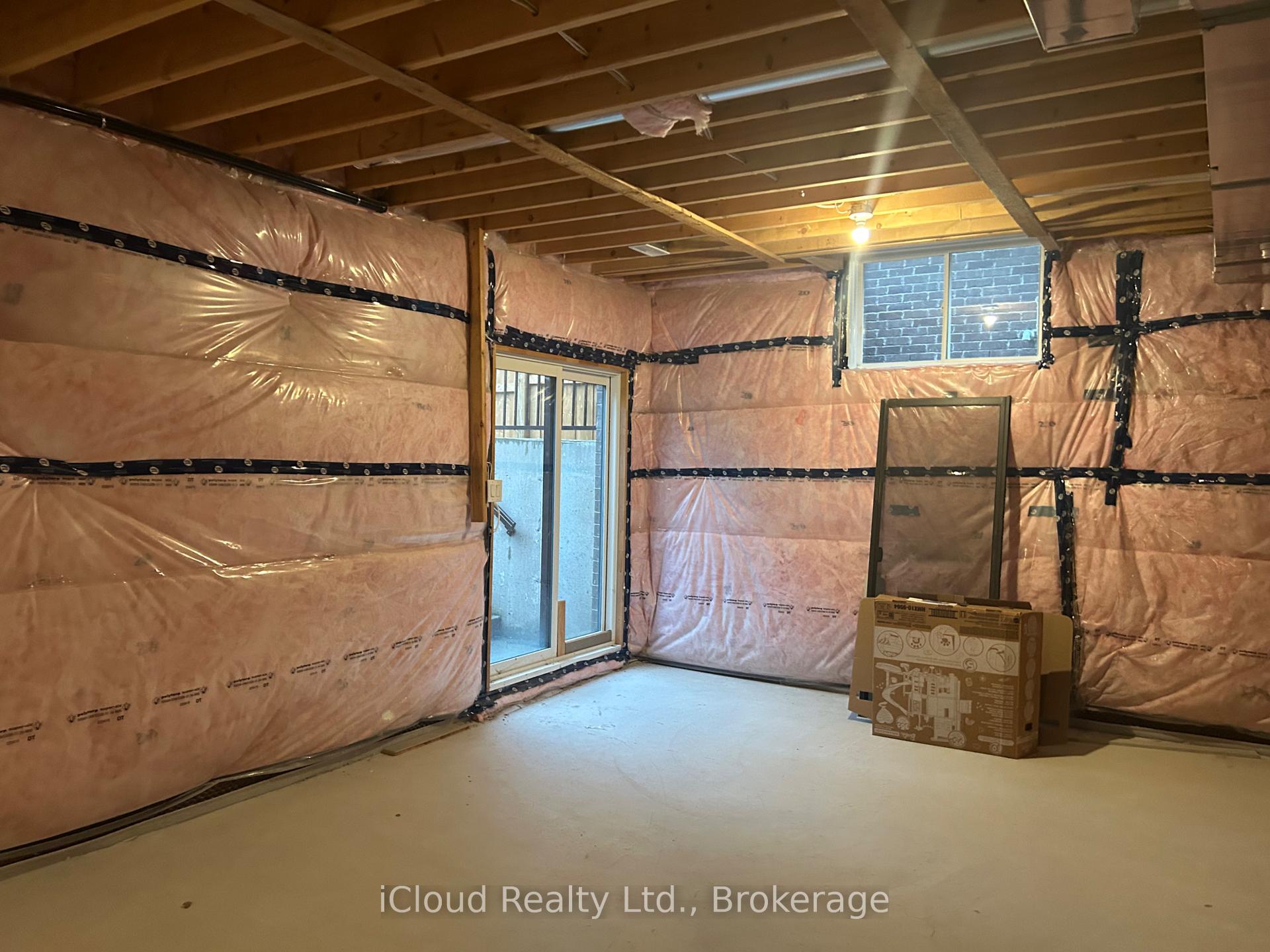 Photo 8 of Unit Upper, 9306 White Oak Avenue, Niagara Falls, Lyons Creek — HOMEH