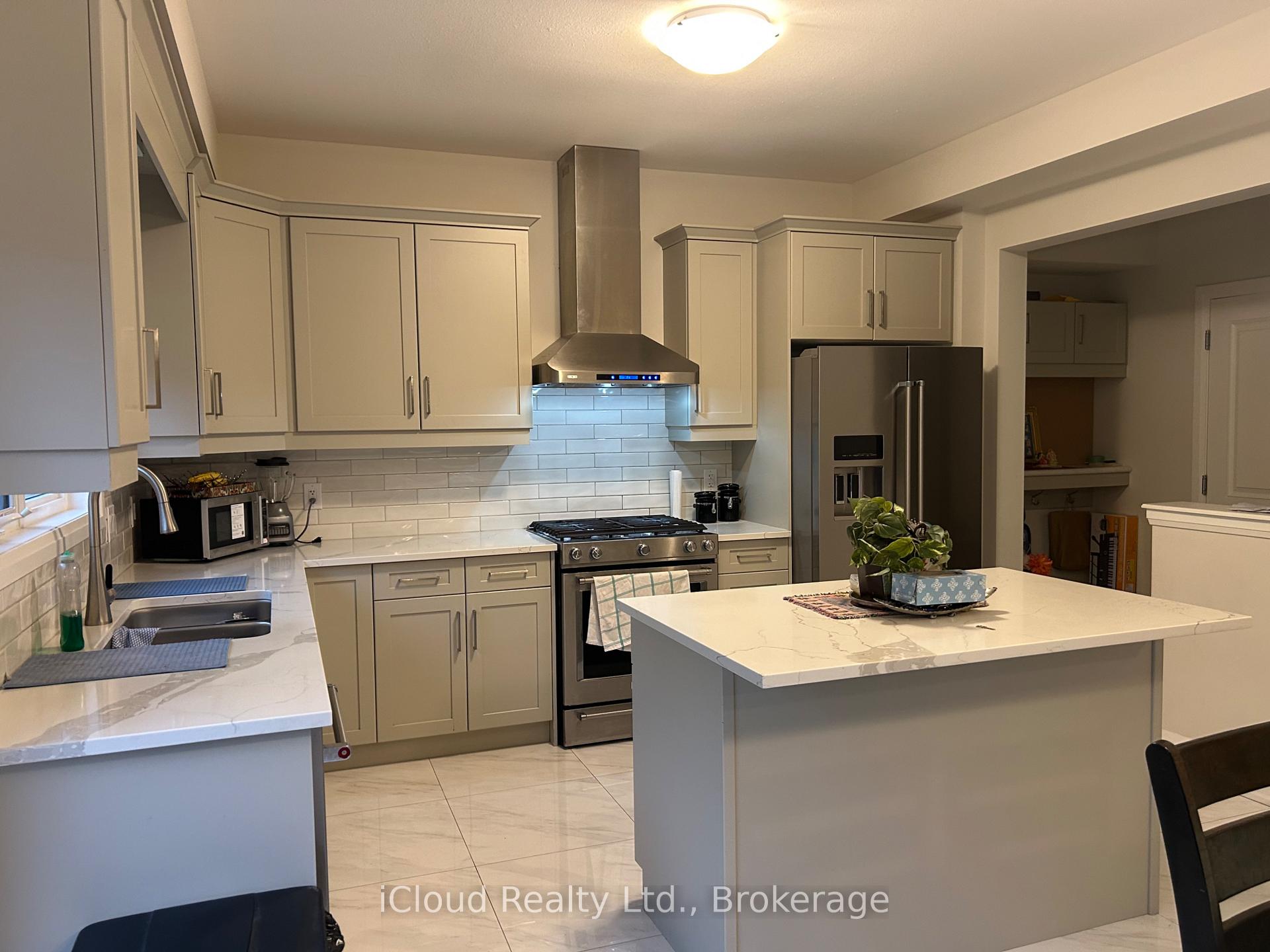 Photo 11 of Unit Upper, 9306 White Oak Avenue, Niagara Falls, Lyons Creek — HOMEH
