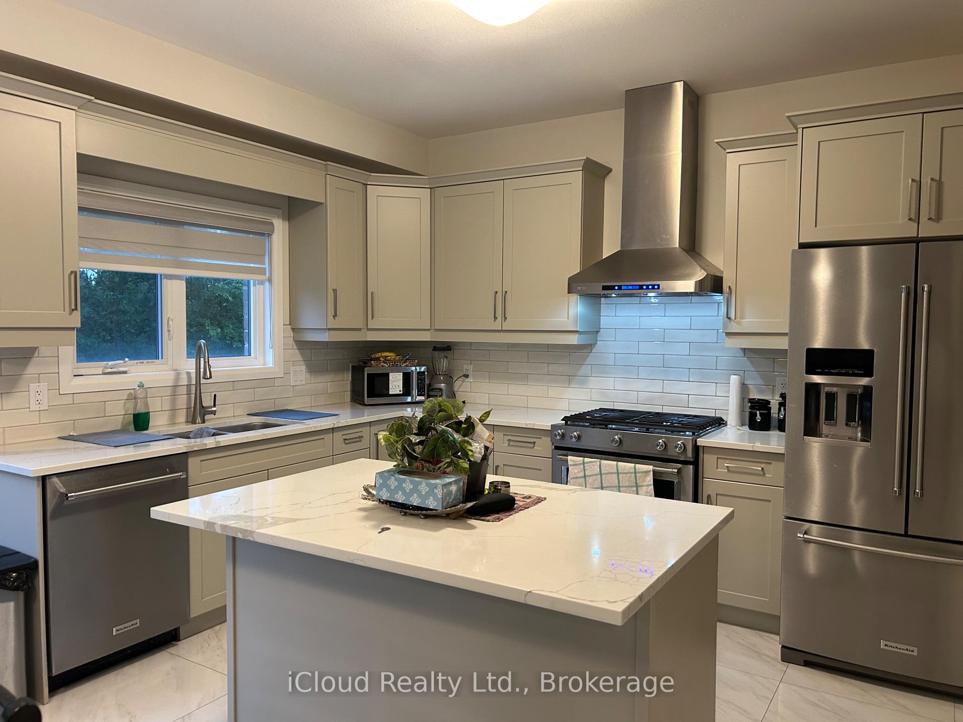 Photo 12 of Unit Upper, 9306 White Oak Avenue, Niagara Falls, Lyons Creek — HOMEH