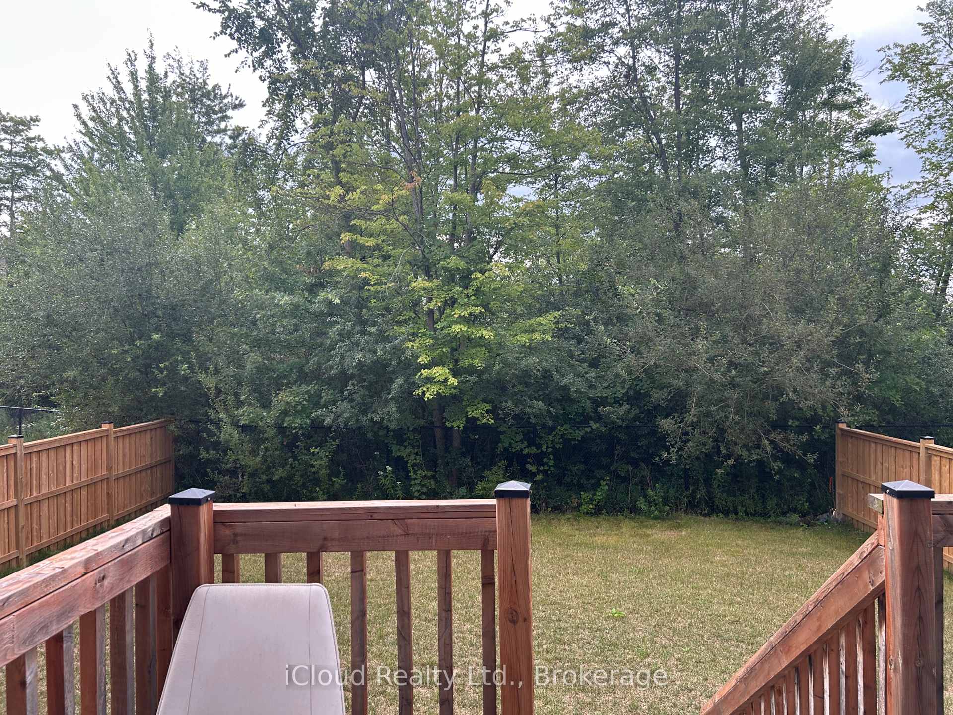 Photo 17 of Unit Upper, 9306 White Oak Avenue, Niagara Falls, Lyons Creek — HOMEH