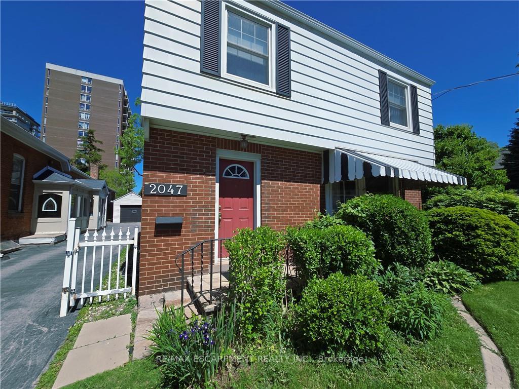 Photo 2 of 2047 James Street, Burlington, Brant — HOMEH