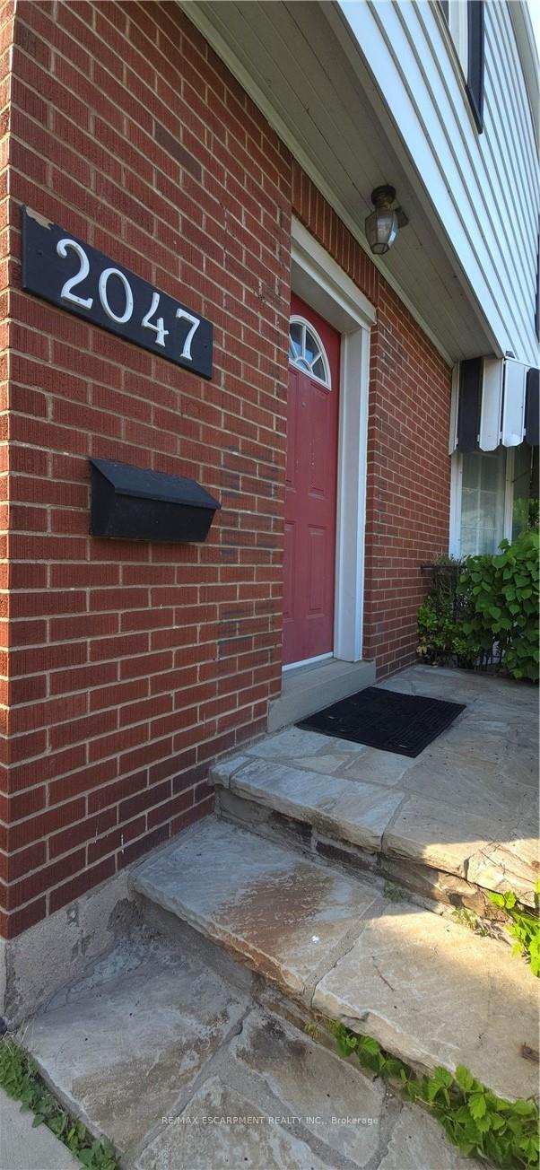 Photo 3 of 2047 James Street, Burlington, Brant — HOMEH