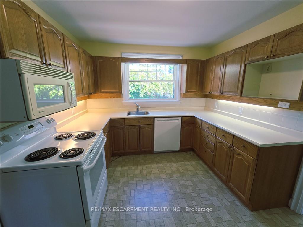 Photo 4 of 2047 James Street, Burlington, Brant — HOMEH
