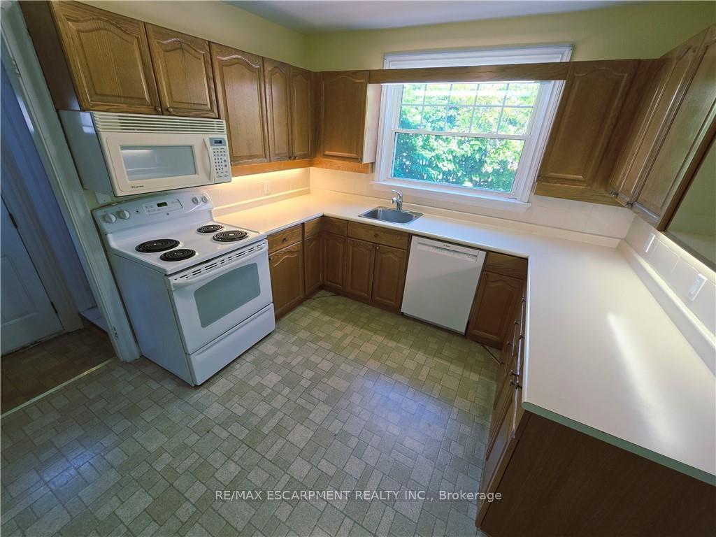 Photo 5 of 2047 James Street, Burlington, Brant — HOMEH
