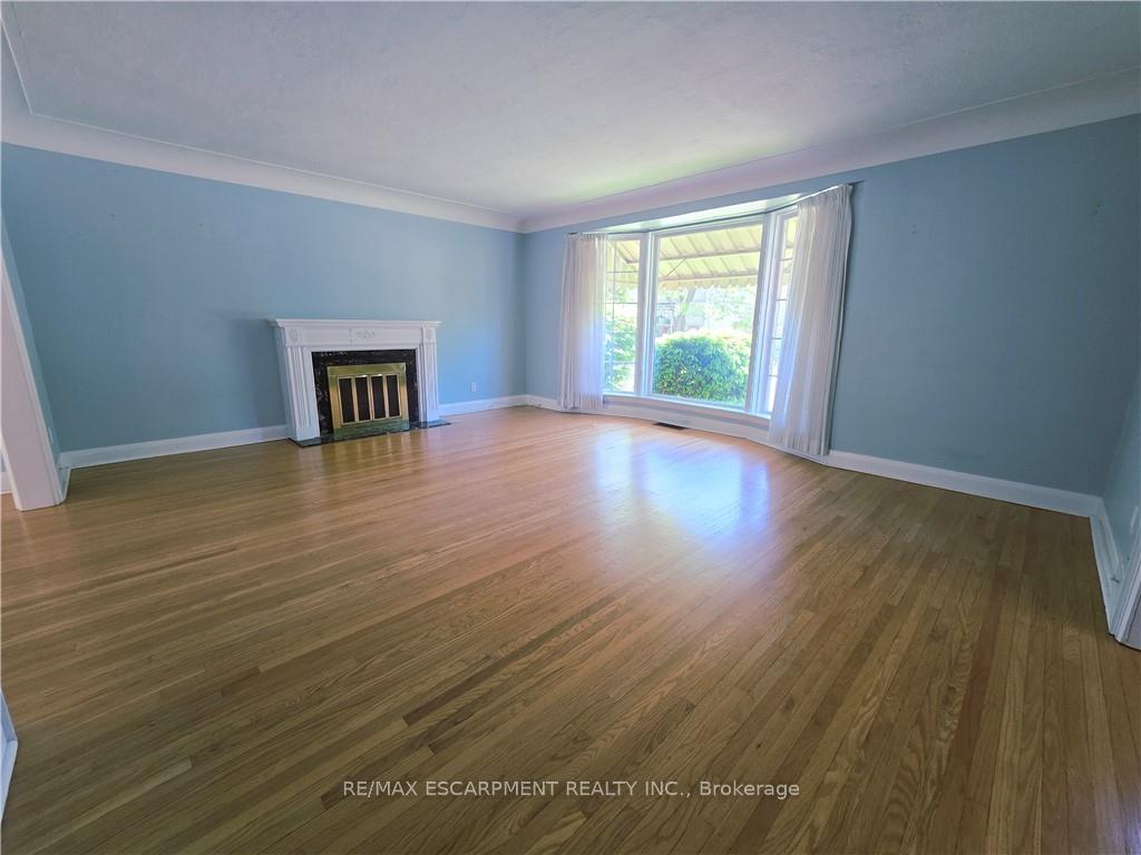 Photo 9 of 2047 James Street, Burlington, Brant — HOMEH