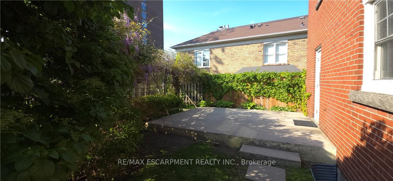 Photo 23 of 2047 James Street, Burlington, Brant — HOMEH
