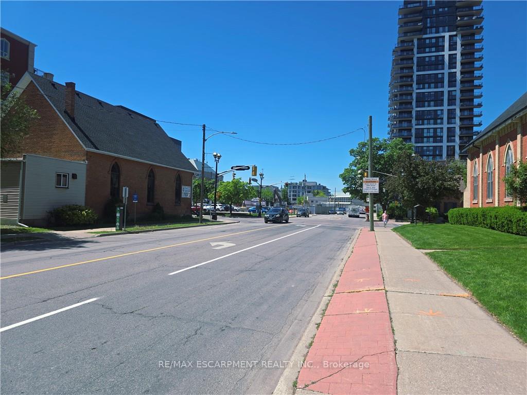 Photo 29 of 2047 James Street, Burlington, Brant — HOMEH