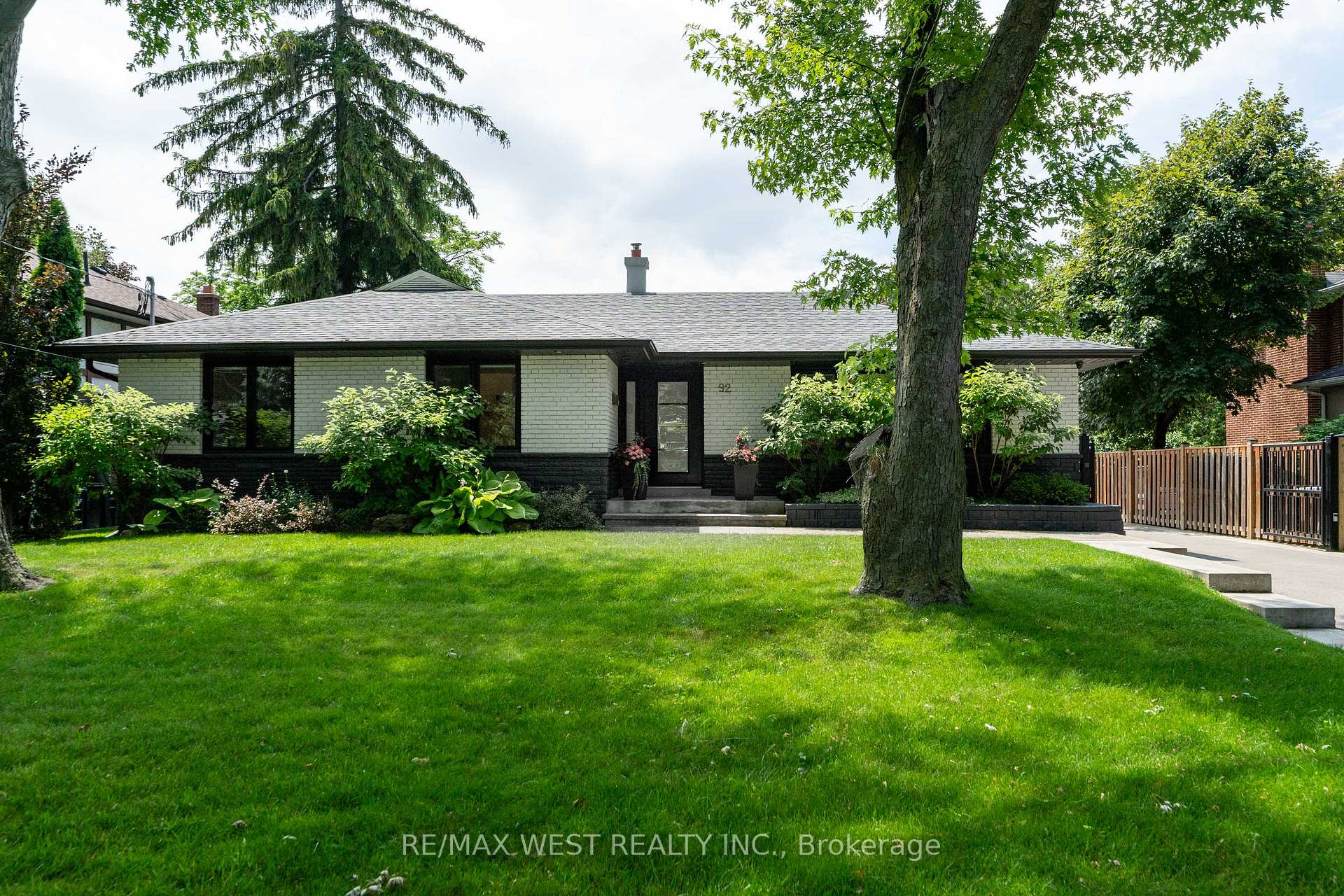 Photo 2 of 92 Warwood Road, Etobicoke, Islington-City Centre West — HOMEH