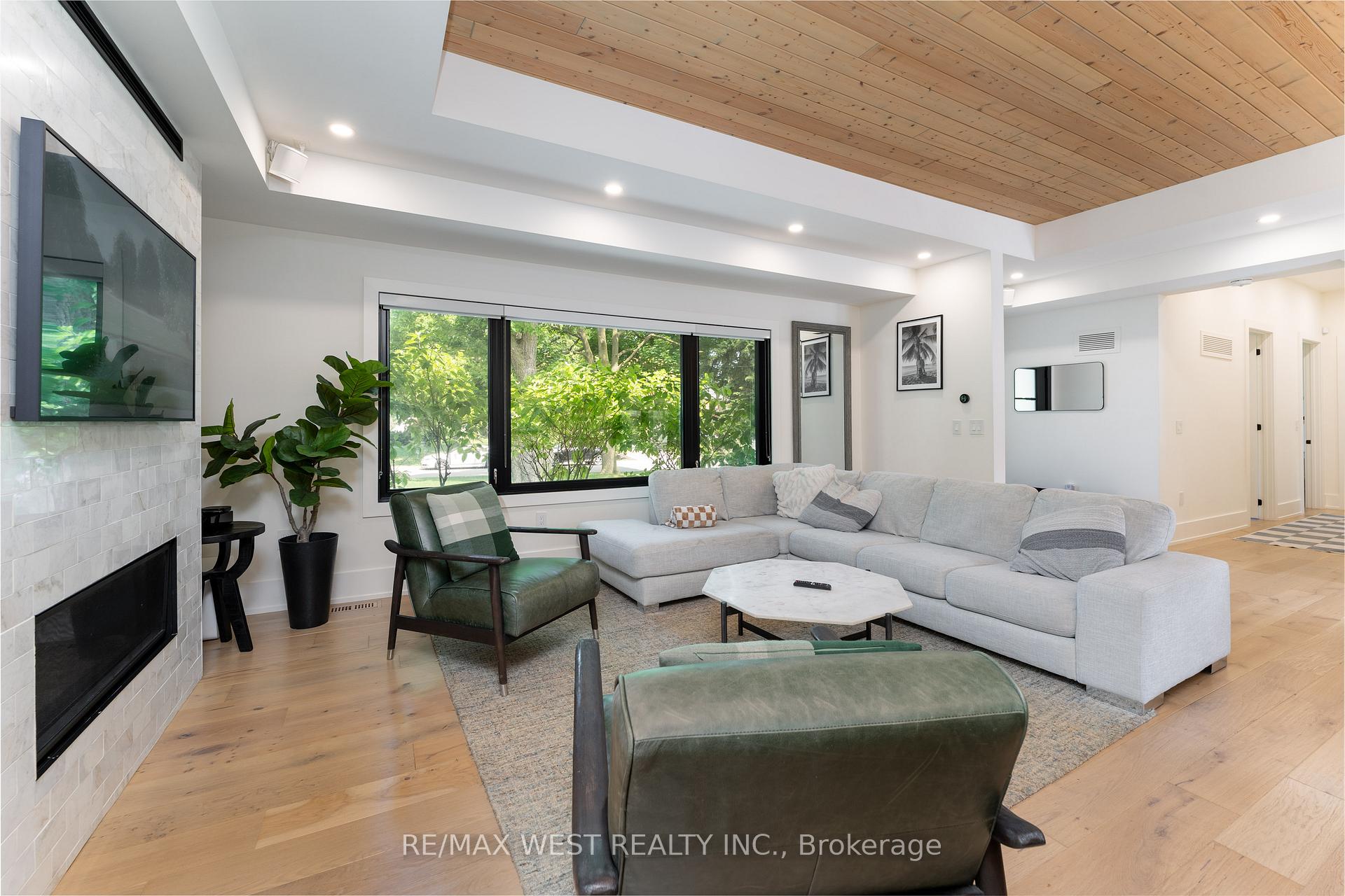 Photo 5 of 92 Warwood Road, Etobicoke, Islington-City Centre West — HOMEH
