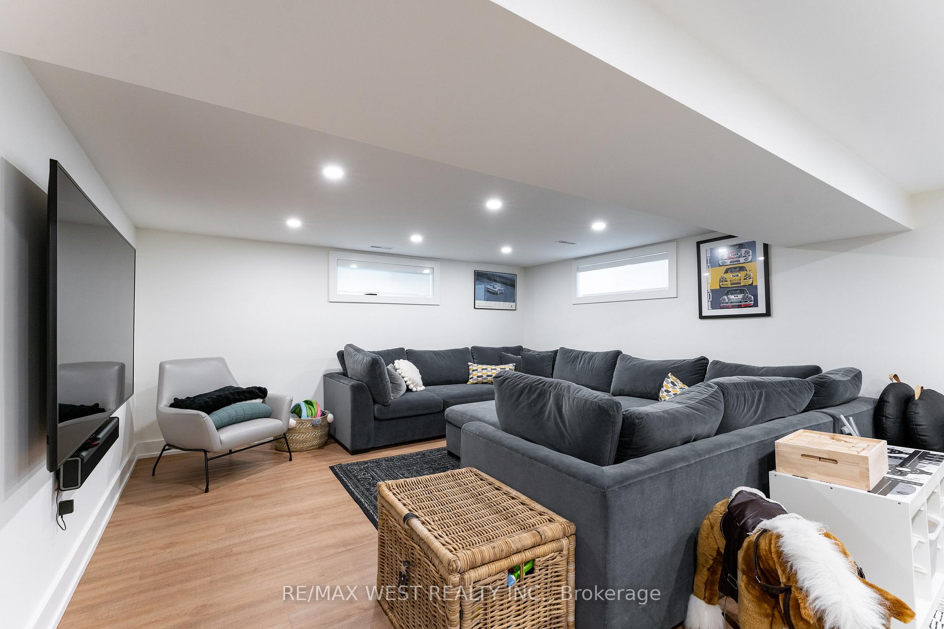 Photo 19 of 92 Warwood Road, Etobicoke, Islington-City Centre West — HOMEH