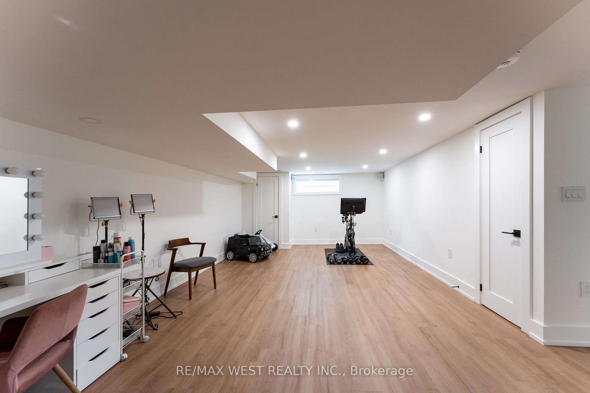 Photo 23 of 92 Warwood Road, Etobicoke, Islington-City Centre West — HOMEH