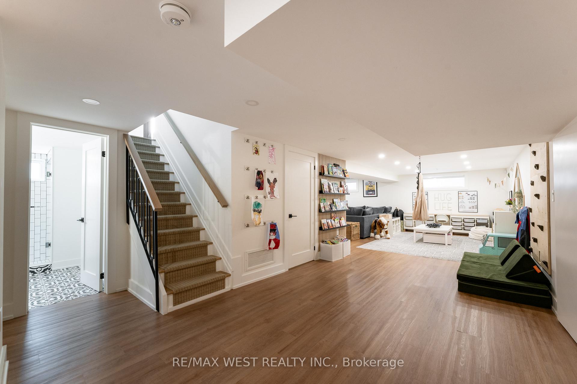 Photo 25 of 92 Warwood Road, Etobicoke, Islington-City Centre West — HOMEH