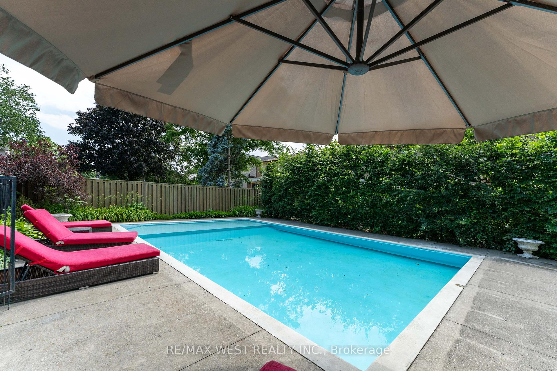Photo 31 of 92 Warwood Road, Etobicoke, Islington-City Centre West — HOMEH