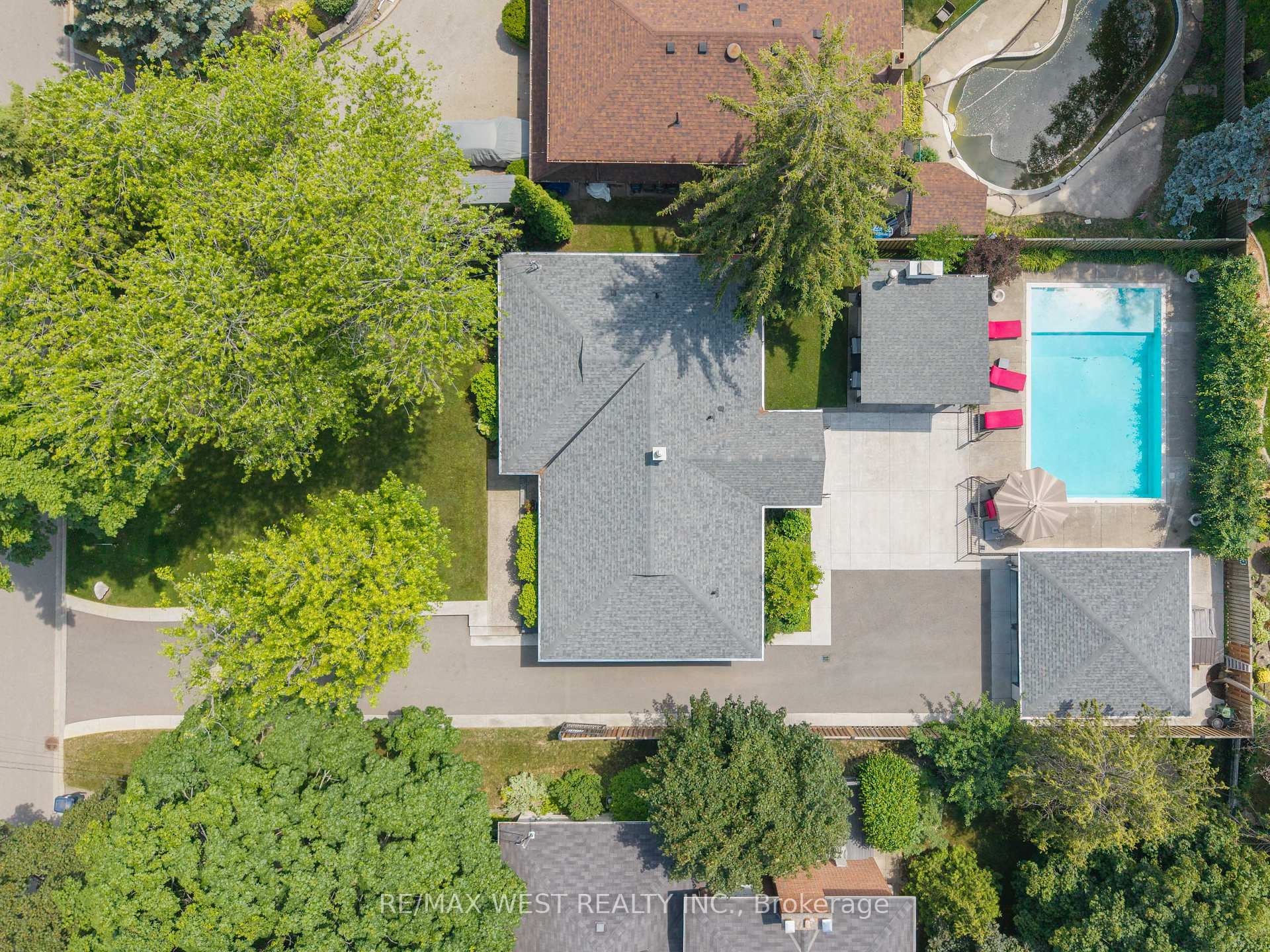 Photo 33 of 92 Warwood Road, Etobicoke, Islington-City Centre West — HOMEH