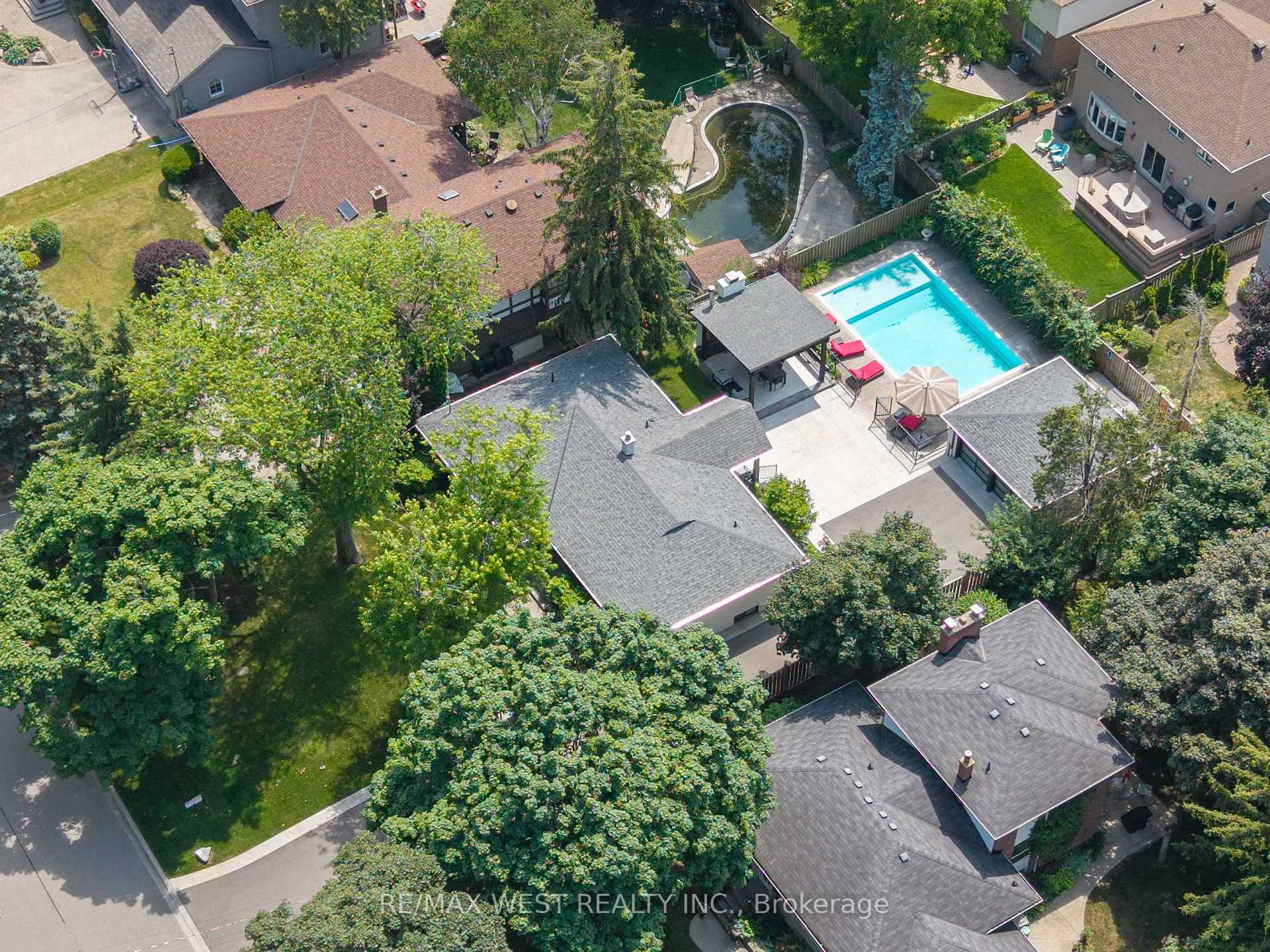 Photo 34 of 92 Warwood Road, Etobicoke, Islington-City Centre West — HOMEH