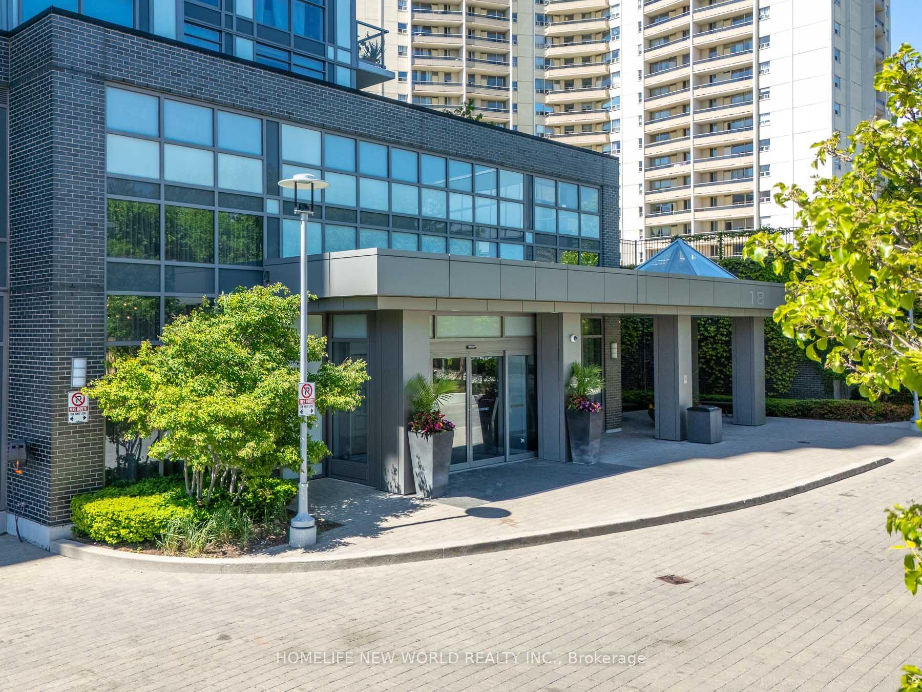 Photo 3 of Unit 809, 18 Graydon Hall Drive, North York, Parkwoods-Donalda — HOMEH