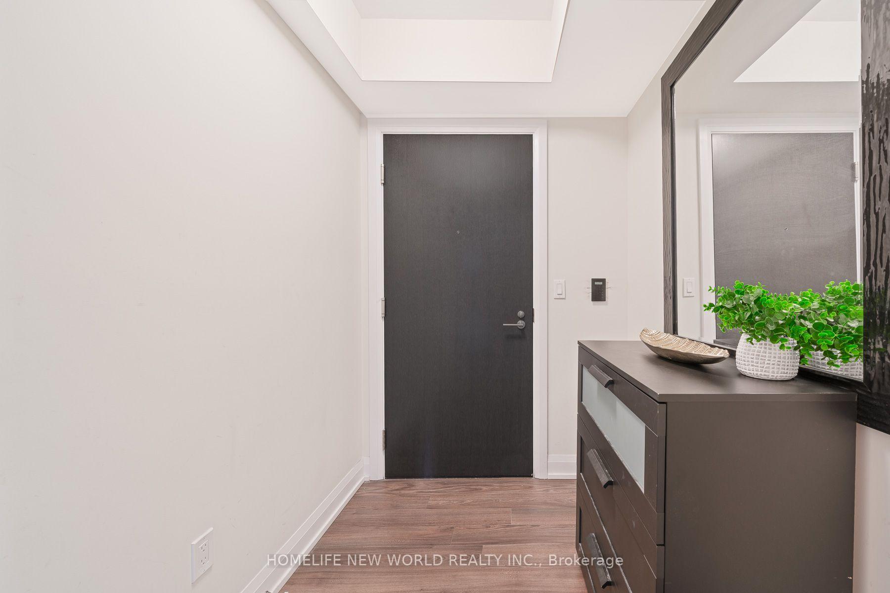 Photo 5 of Unit 809, 18 Graydon Hall Drive, North York, Parkwoods-Donalda — HOMEH